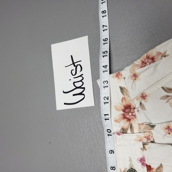 AEO denim white flower mid rise shorts women's size 0 - Picture 7 of 10